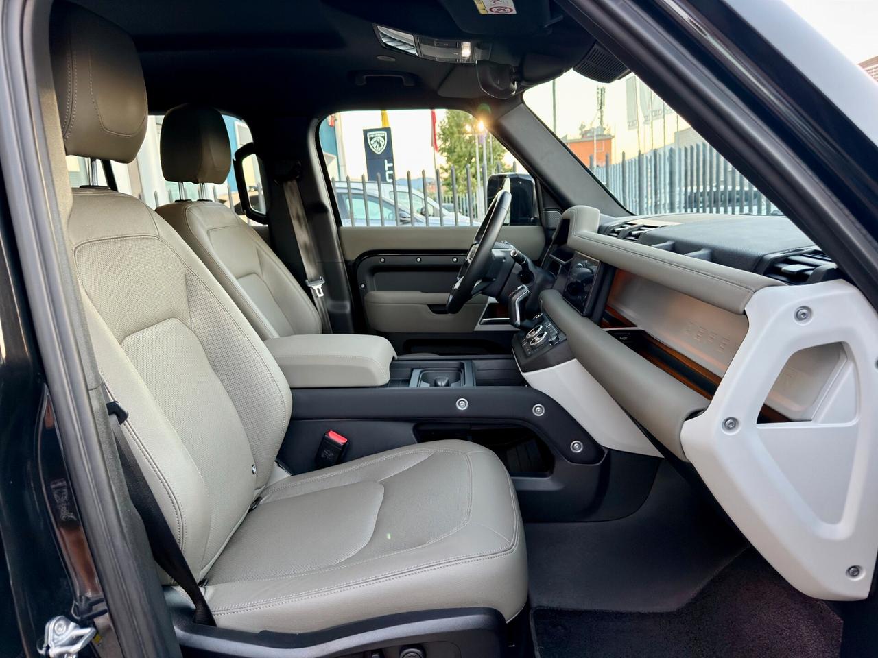 Land Rover Defender 110 3.0D I6 250 CV AWD Auto SE