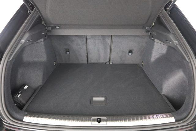 AUDI Q3 Q3 40 TDI quattro S tronic Identity Black