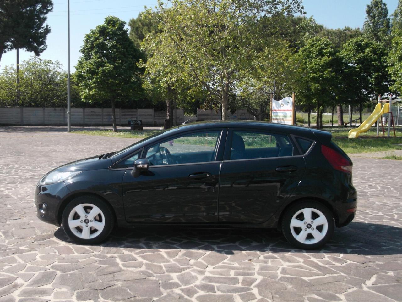 Ford Fiesta 1.2 Benzina Neopatentati 2009