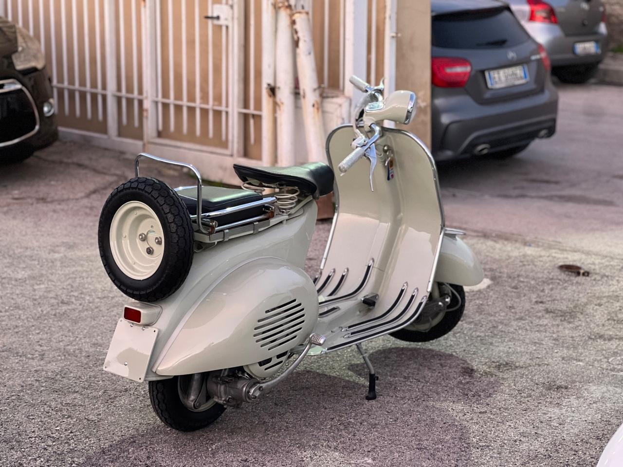 Piaggio Vespa 150 (VBB1) Struzzo