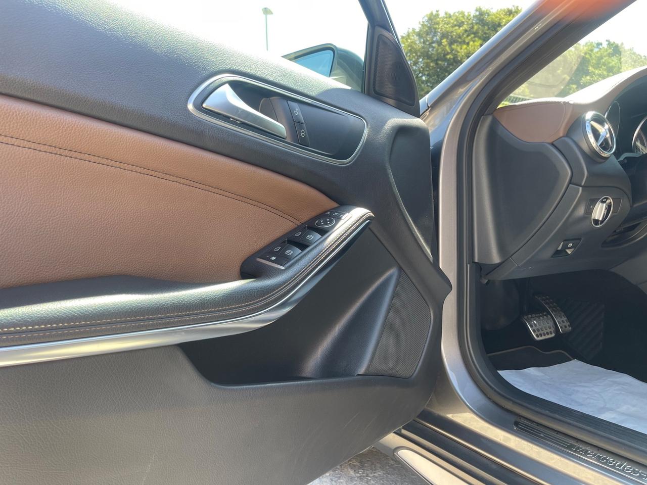Mercedes Benz GLA200d X156 Premium AMG 4Matic 2.2 CDI 136cv