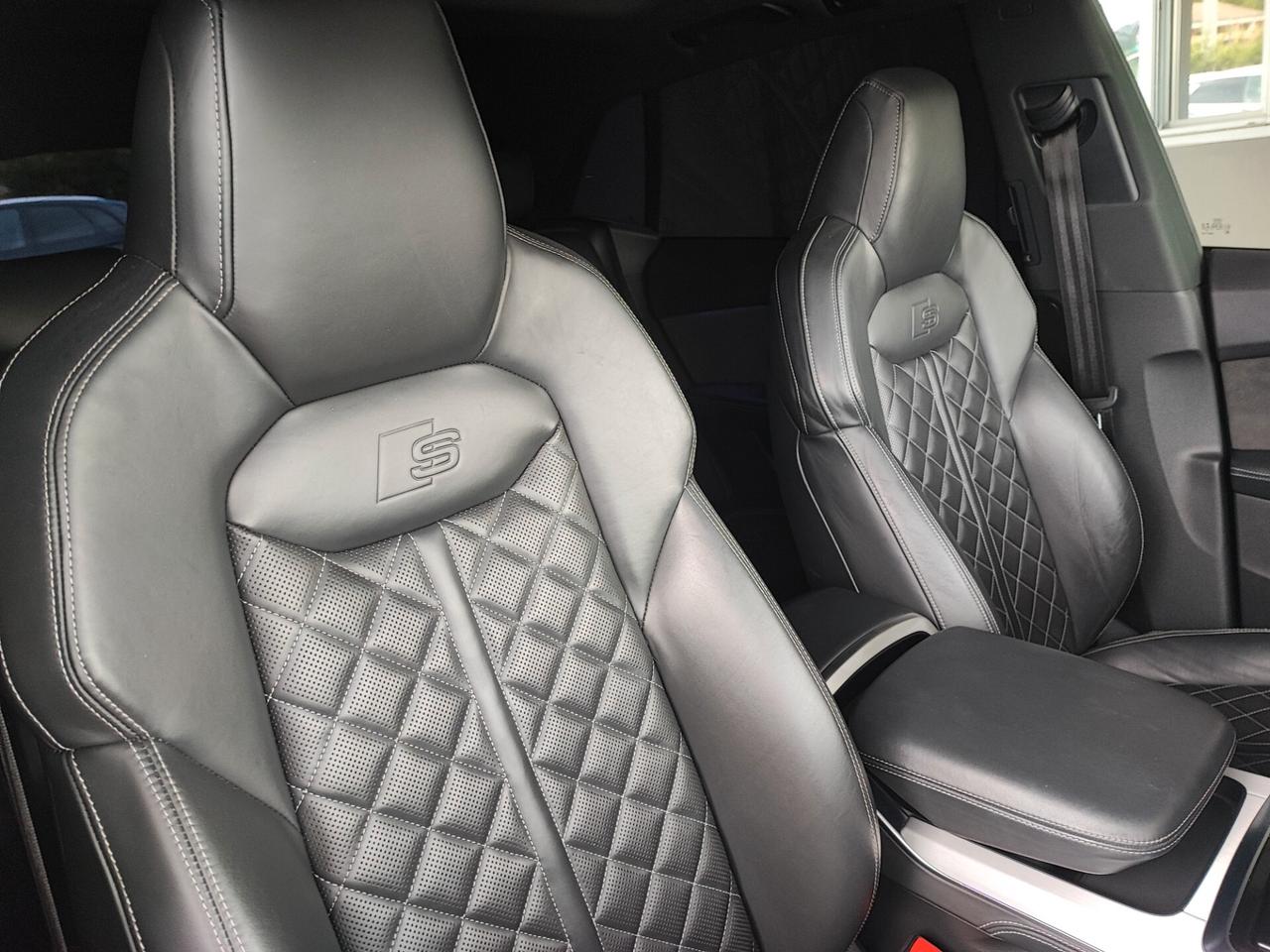 Audi Q8 55 TFSI quattro tiptronic Sline Plus
