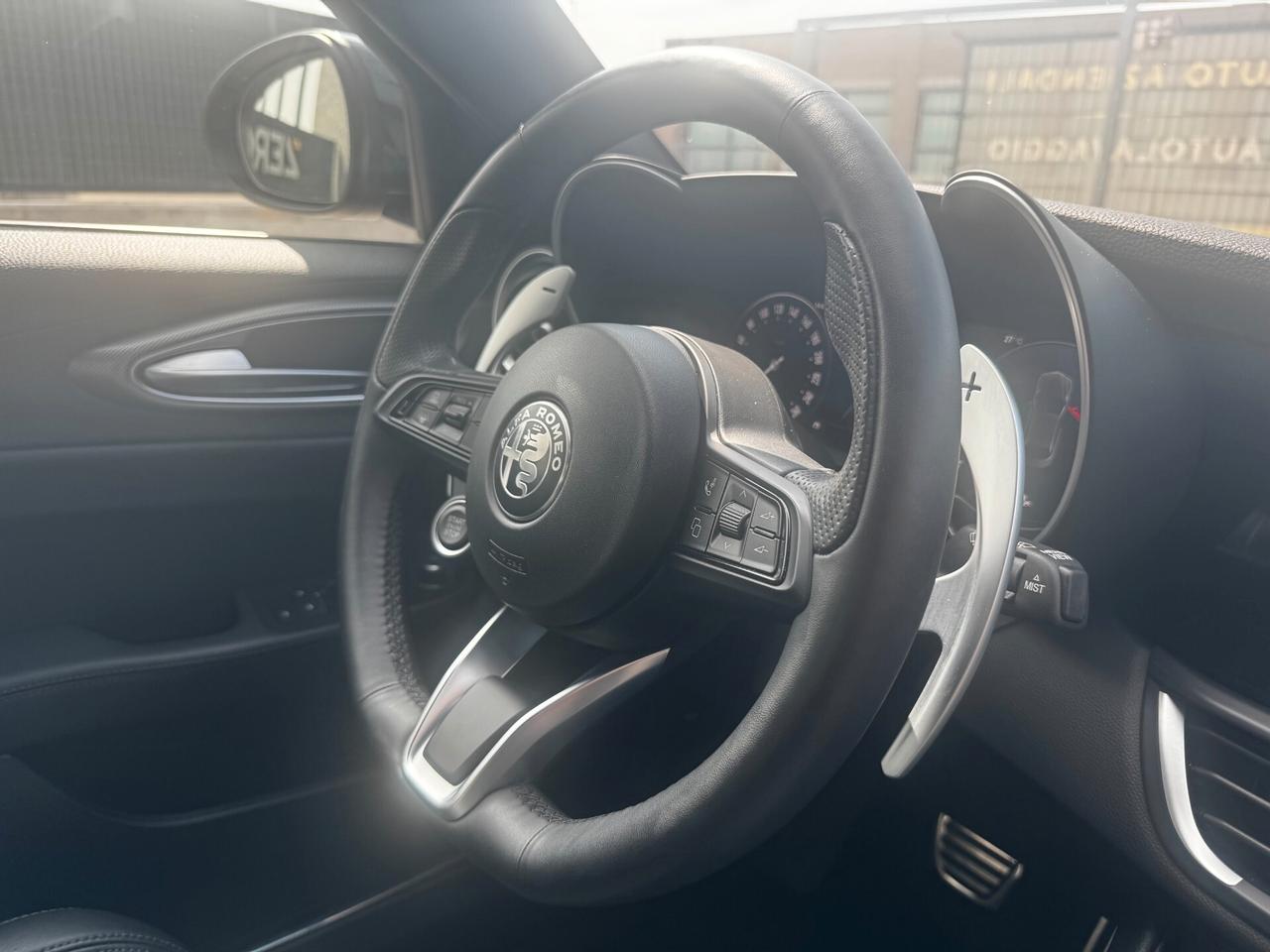Alfa Romeo Giulia 2.2 Turbodiesel 210 CV AT8 AWD Q4 Veloce