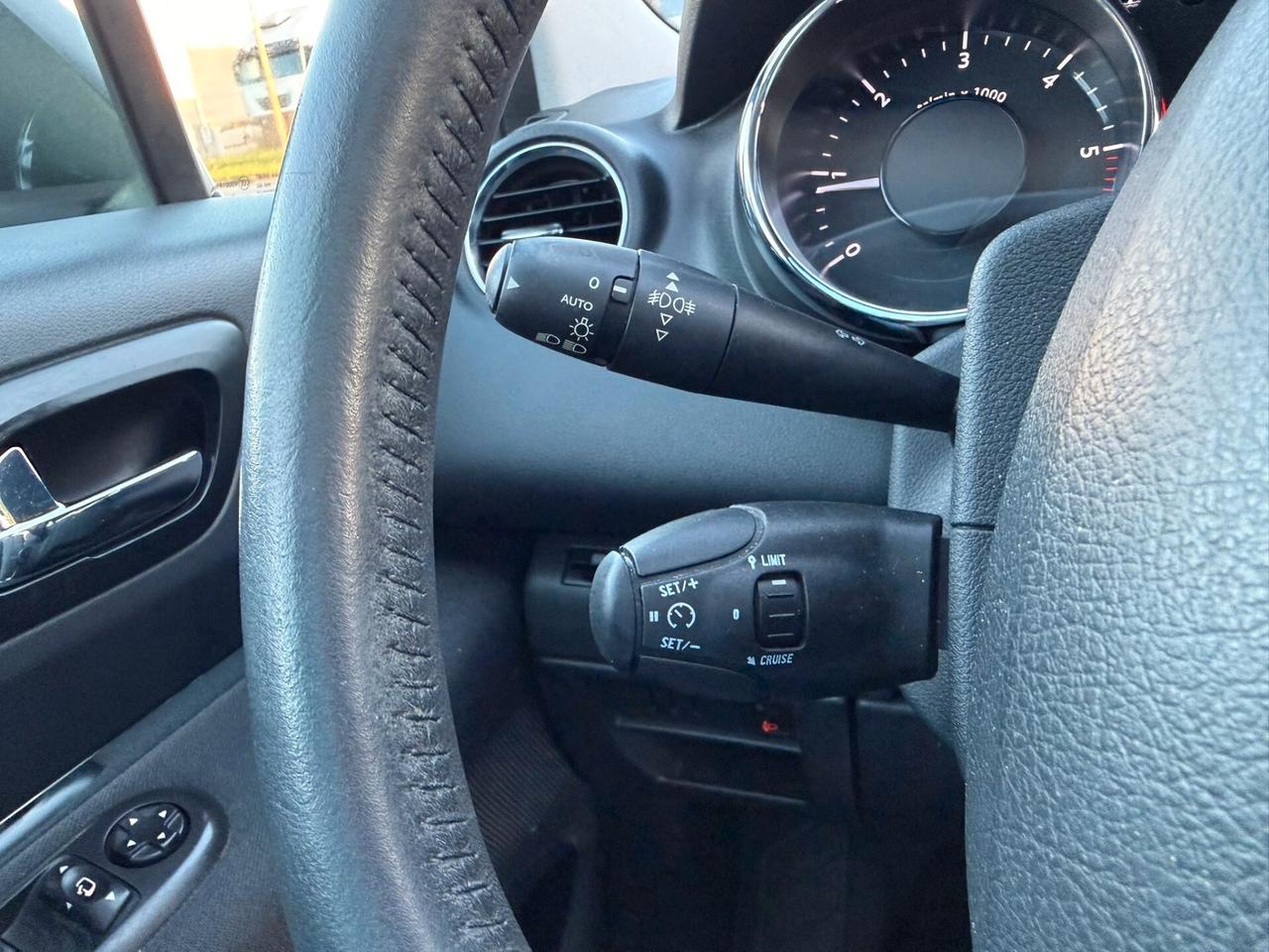 Peugeot 3008 1.6 HDi 115CV Business