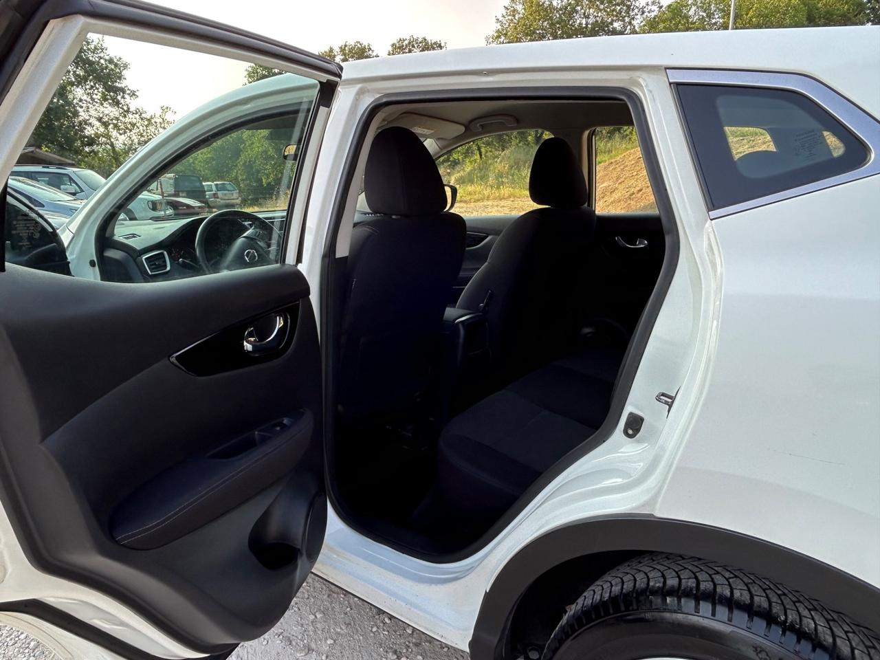 Nissan Qashqai 1.5 dCi N-Vision neopatentati permute