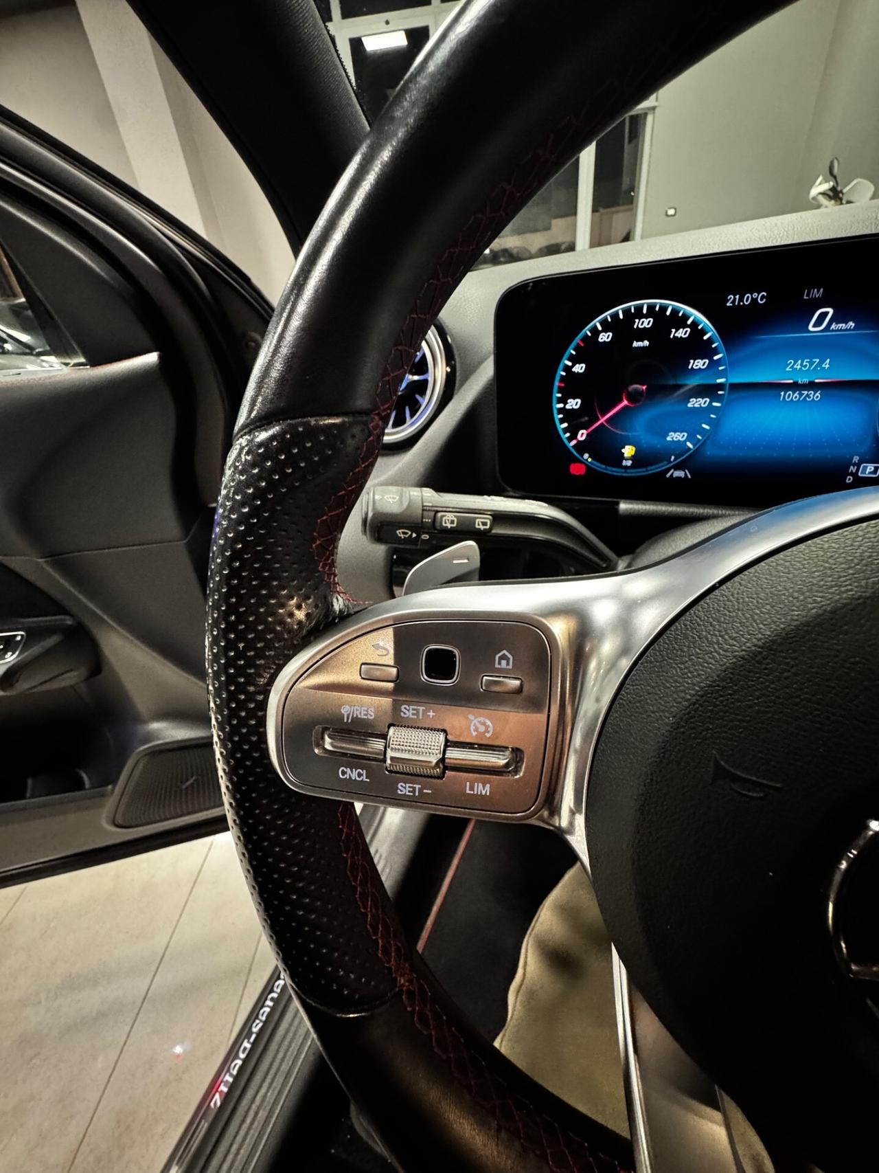 MERCEDES GLA 220CDI AT8 AMG EDITION PREMIUM