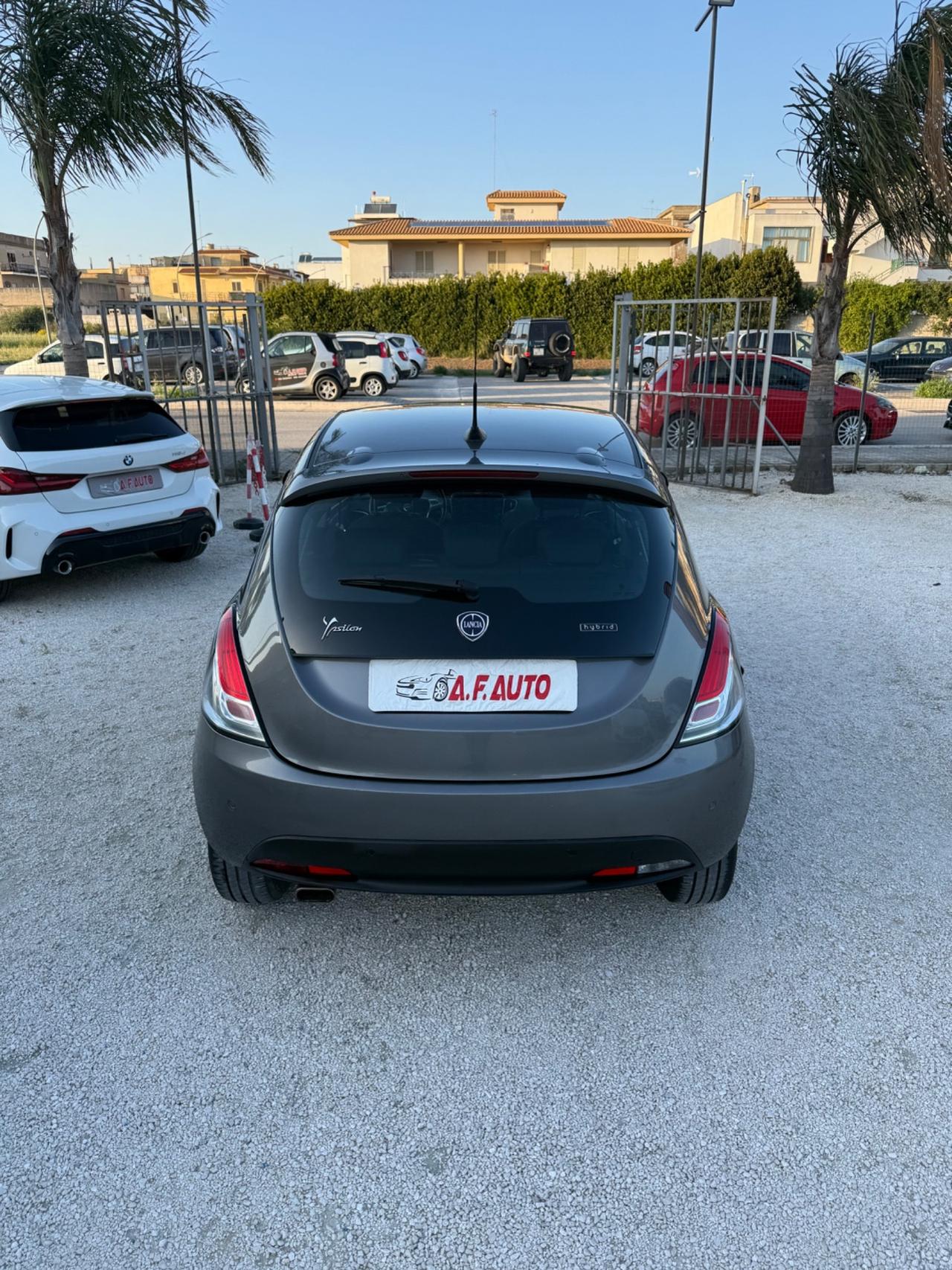 Lancia Ypsilon 1.0 FireFly 5 porte S&S Hybrid Gold