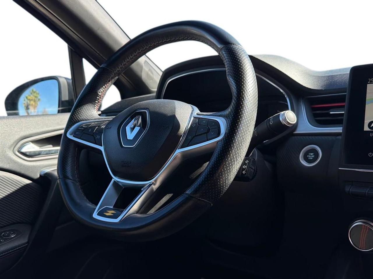 Renault Captur 1.6 e-tech hybrid rs line 145cv auto