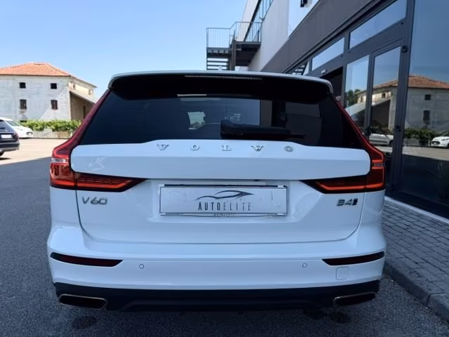 VOLVO V60 Cross Country B4 (d) AWD 197CV TETTO ARIBILE/R20