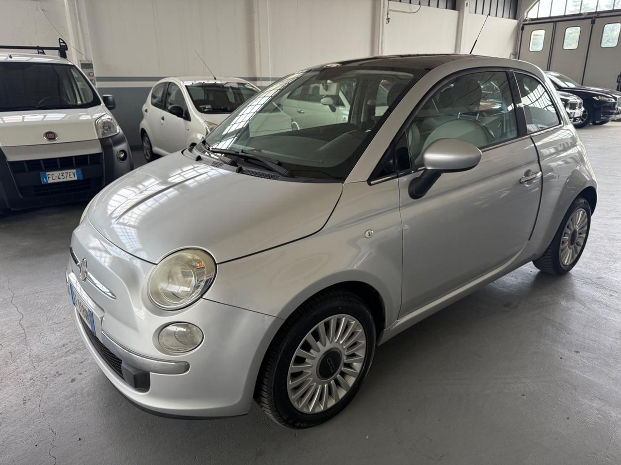 Fiat 500 1.2 LOUNGE BENZINA NEOPATENTATI