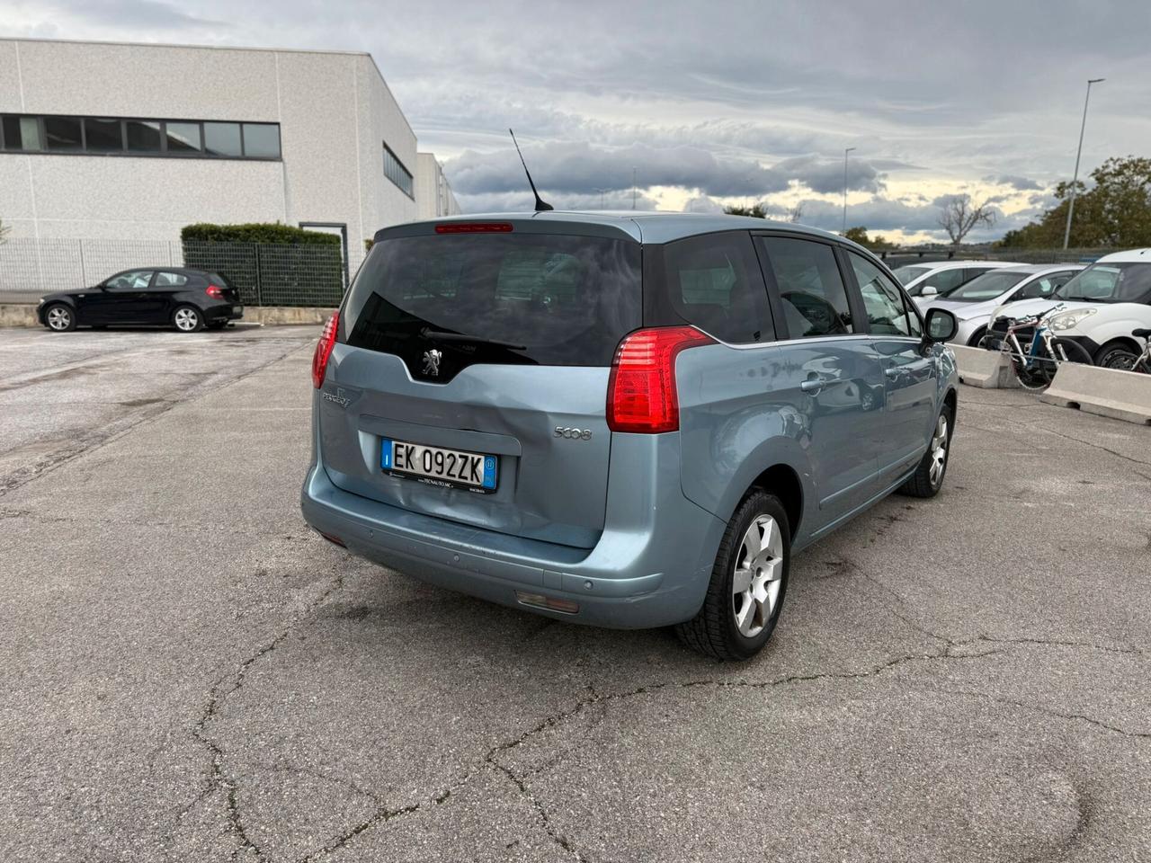 PEUGEOT 5008 2.0 D 7 POSTI 2011 12 MESI DI GARANZIA