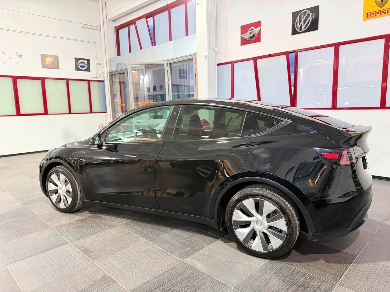 Tesla Model Y Long Range 2024