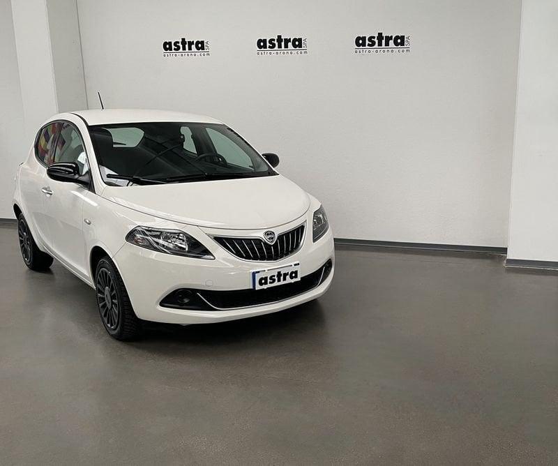 Lancia Ypsilon 1.0 FireFly 5 porte S&S Hybrid Silver