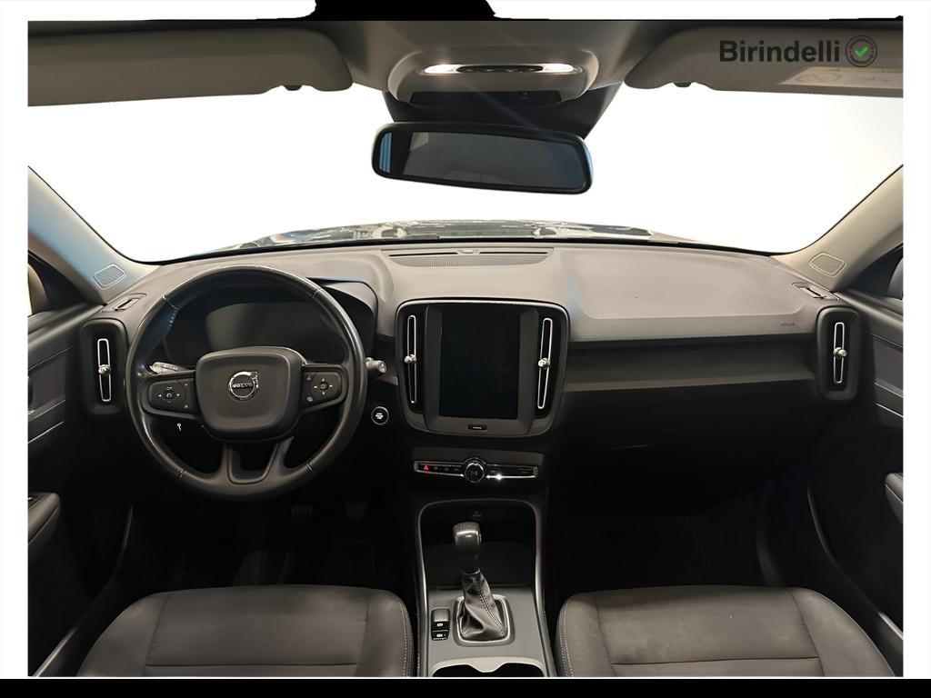 VOLVO XC40 (2017-->) - XC40 T2 Momentum