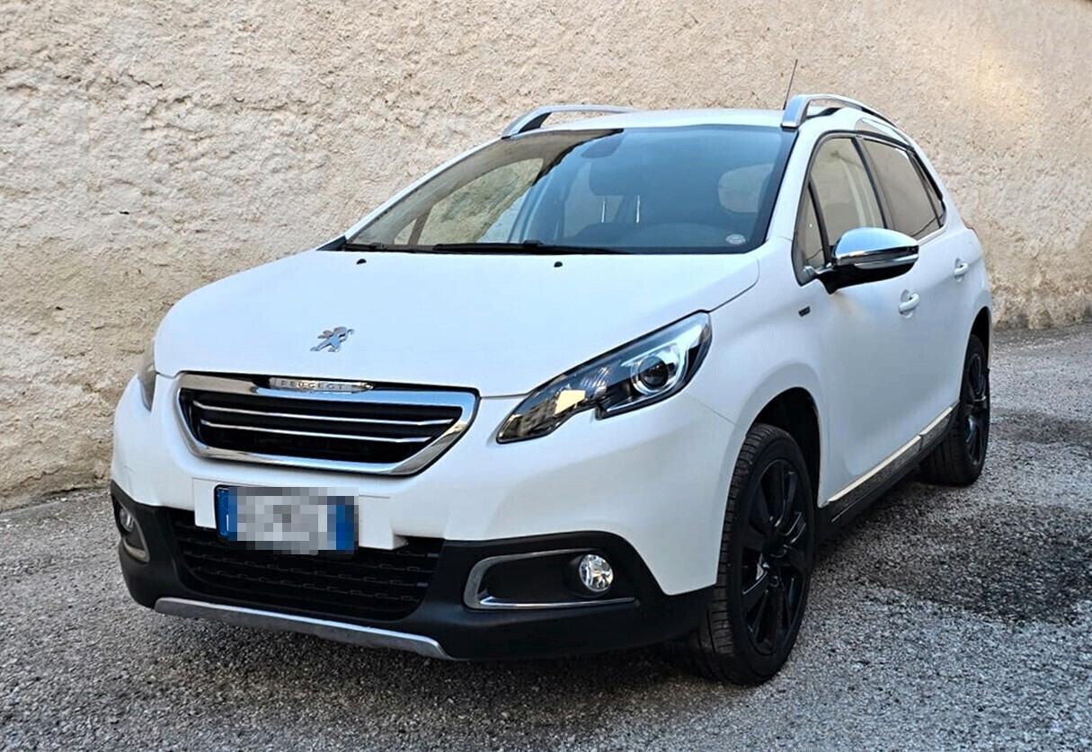 Peugeot 2008 1.6HDi 120CV Allure BlackMat