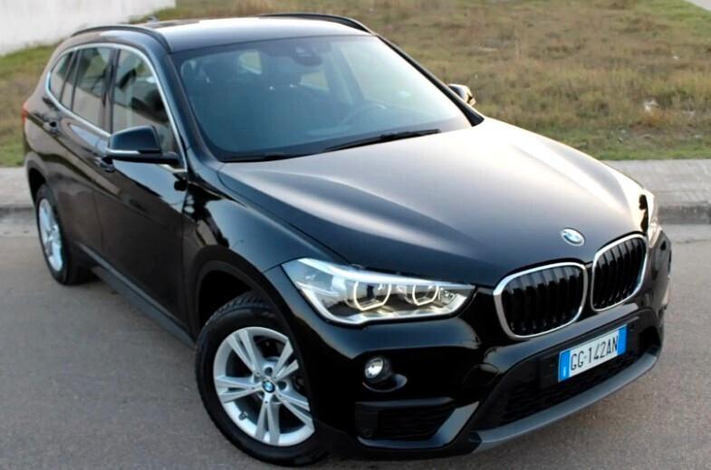 Bmw X1 sDrive 18d Aut. *LUCI AMBIENTE