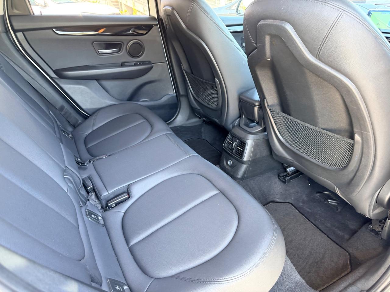 Bmw 2er Active Tourer 220d Luxury aut.