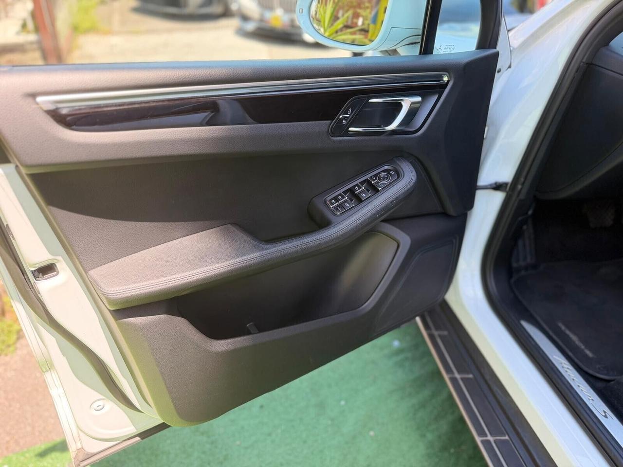 Porsche Macan 3.0 S benzina 353 cavalli pacchetto sport crono