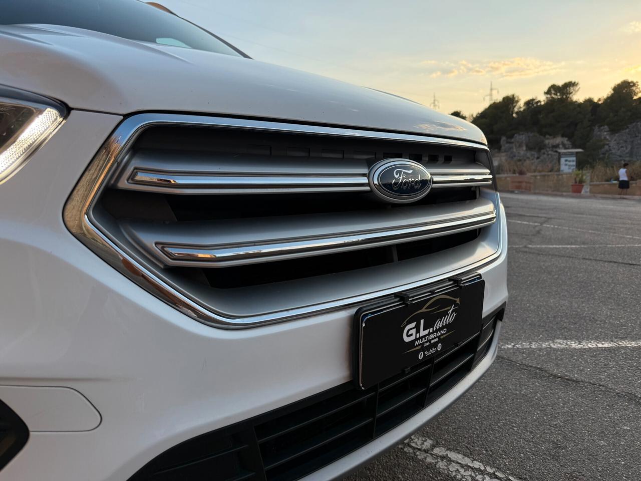 Ford Kuga Titanium/1.5 120CV/CAR PLAY/RETRO/KYLESS