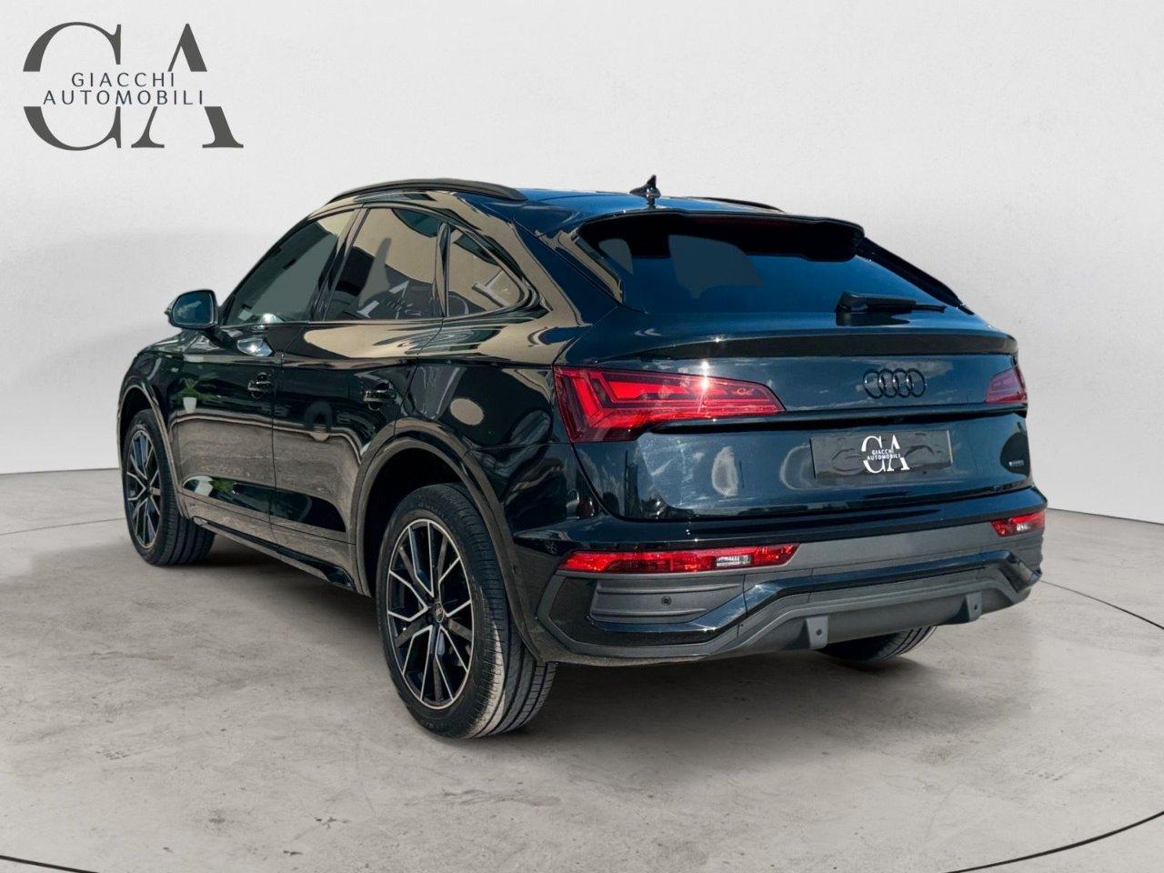 Audi Q5 Sportback SPORTBACK. 40 2.0 tdi mhev 12V Identity Black quattro s-tronic