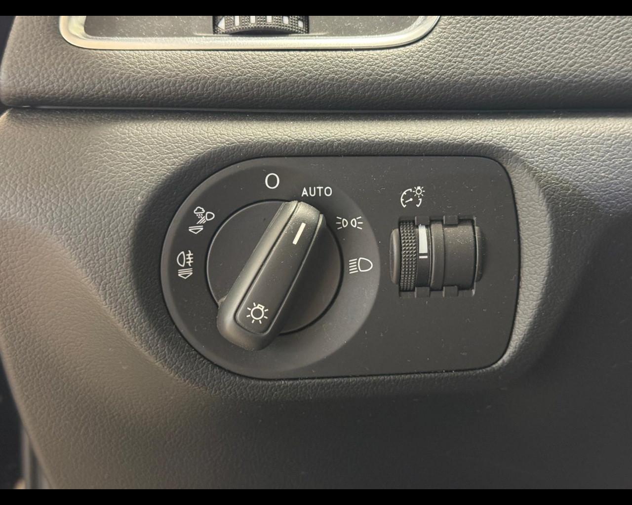 AUDI Q3 - Q3 2.0 TDI 120 CV Business