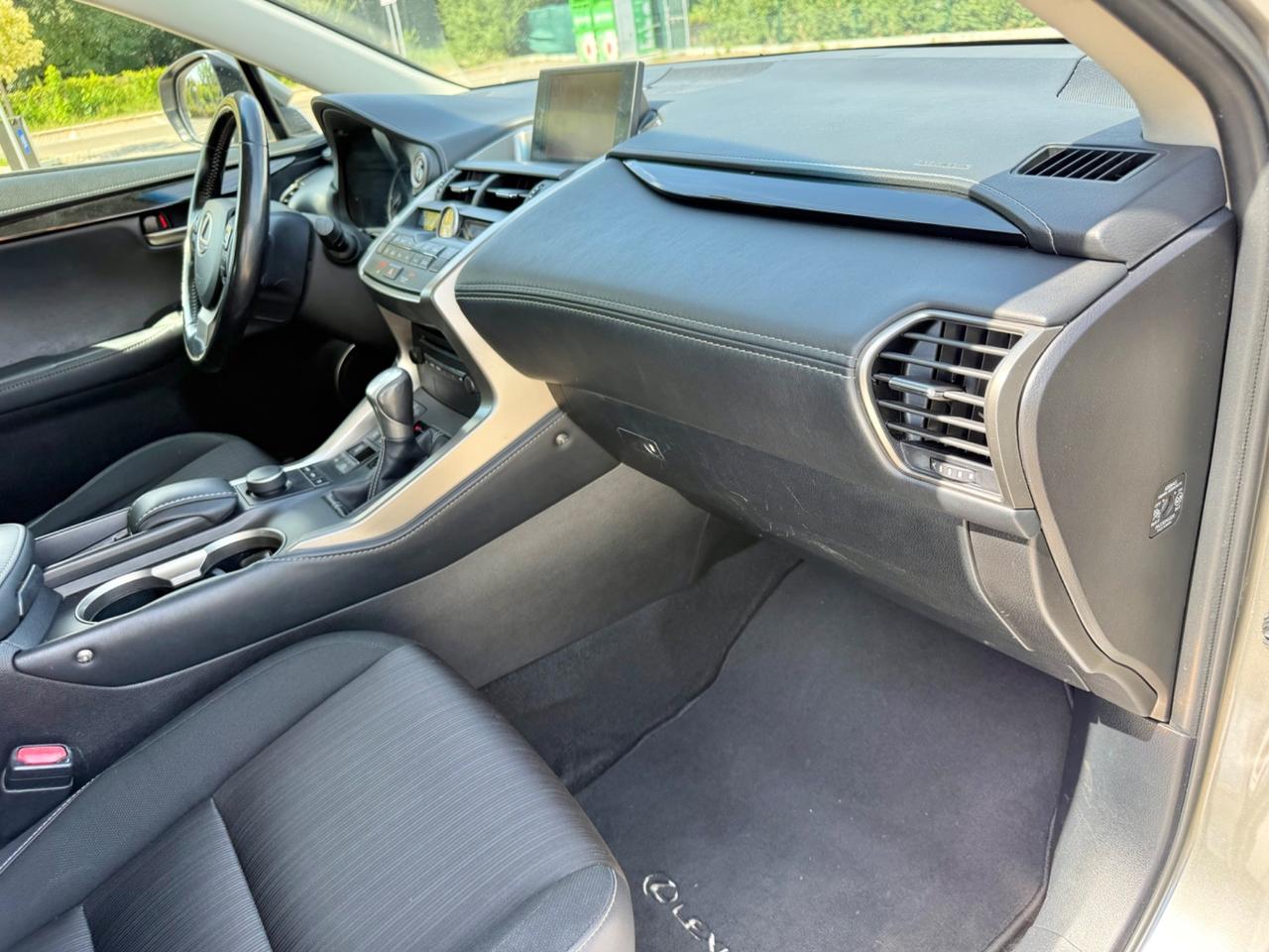 Lexus NX 300h Hybrid 197Cv*4WD*Automatic*Navi*Led*Pdc
