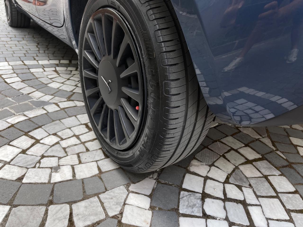 Lancia Ypsilon Hybrid LED UCONNECT