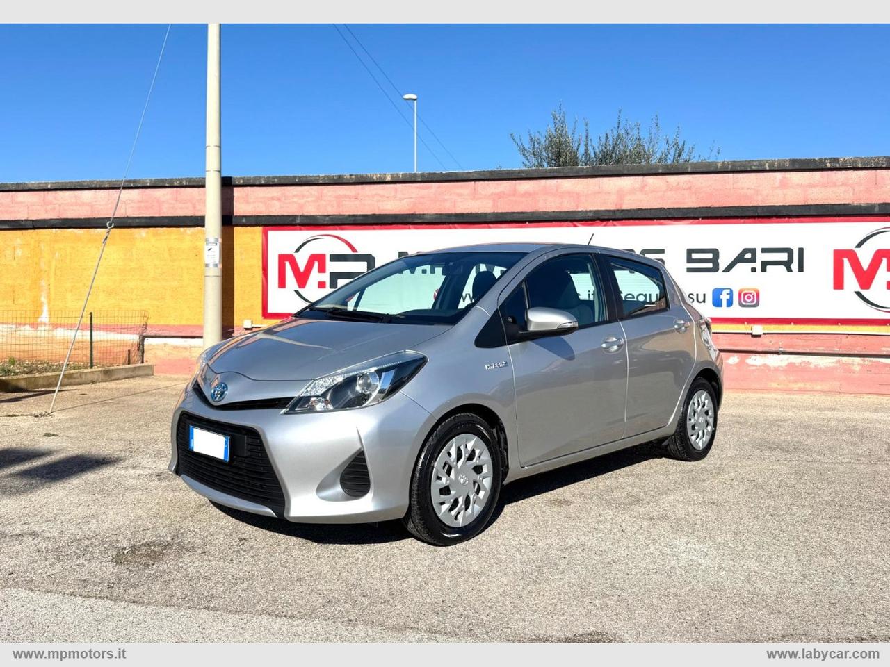 TOYOTA YARIS LOUNGE HYBRID 1.5 75CV