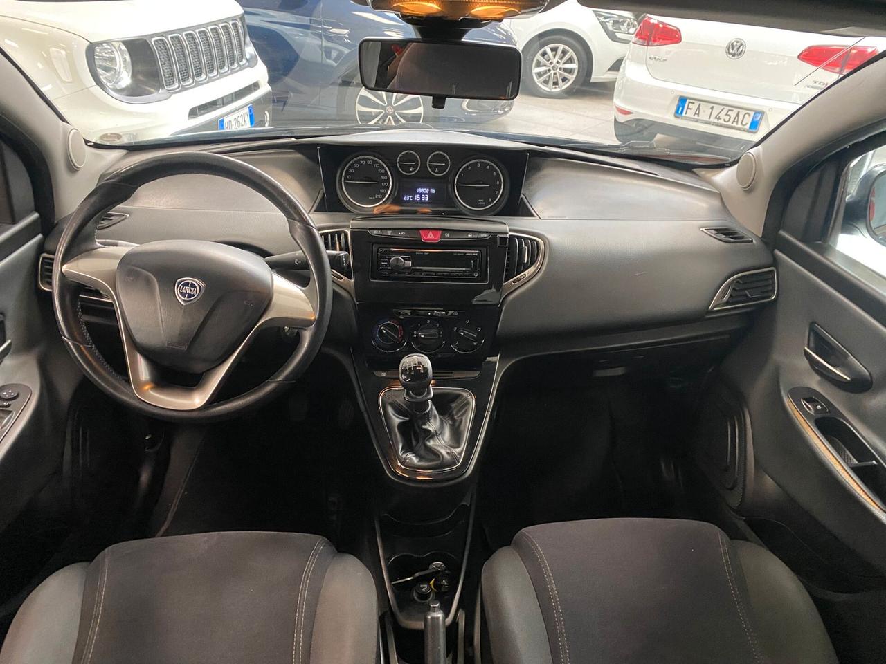 Lancia Ypsilon 1.2 69 CV 5 porte S&S Silver