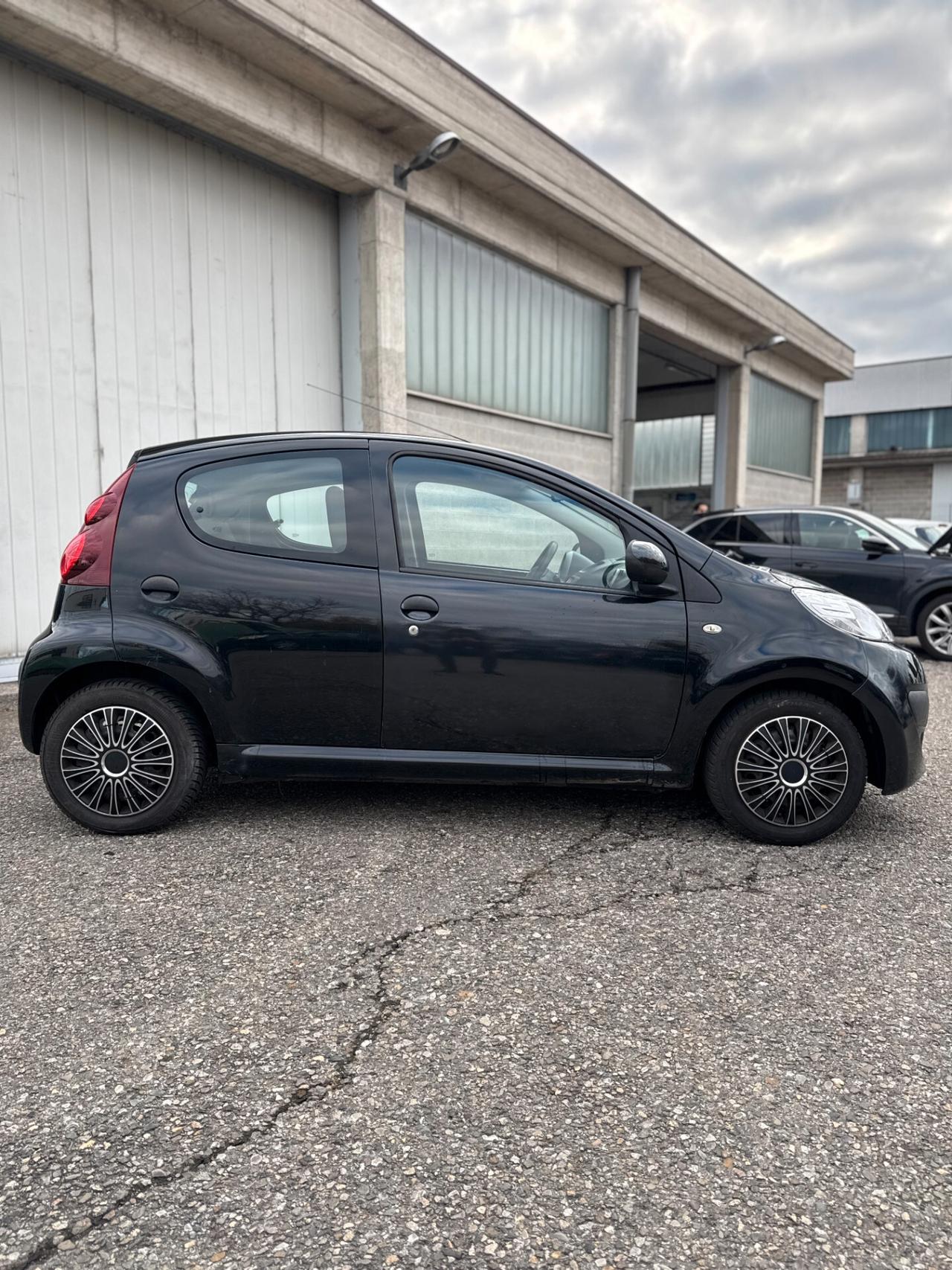 Peugeot 107 1.0 50kW 5P Benz *UNICO PROPRIETARIO*