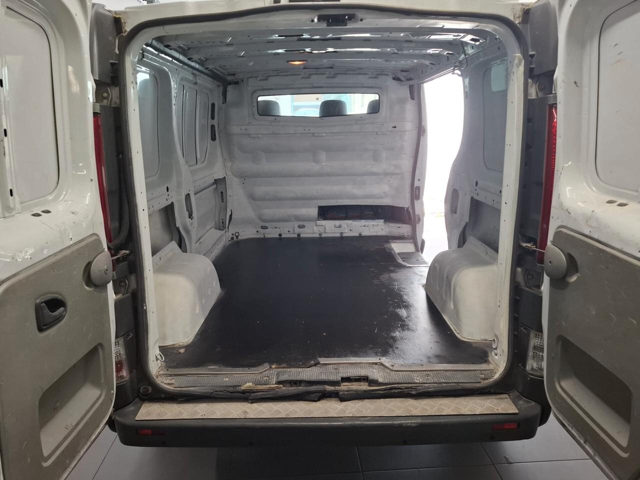 OPEL VIVARO VAN