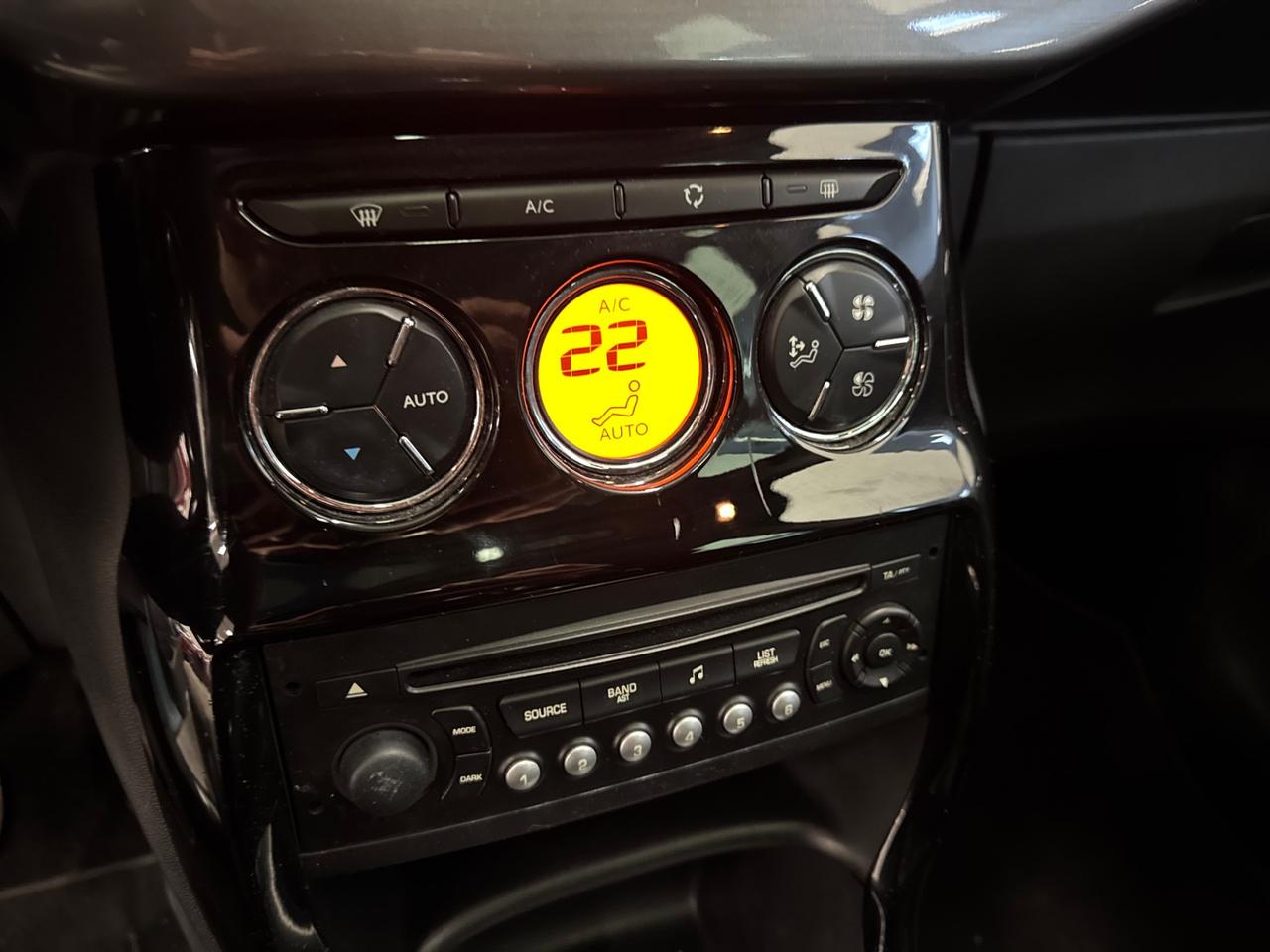 Citroen C3 1.4 VTi 95 Exclusive Style NEOPATENTATI TETTO PANORAMICO