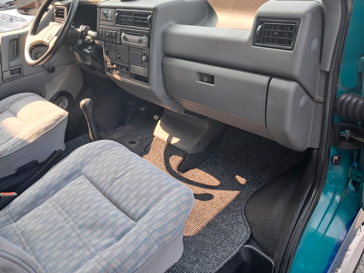WESTFALIA T4 CALIFORNIA COACH 2.4 DIESEL