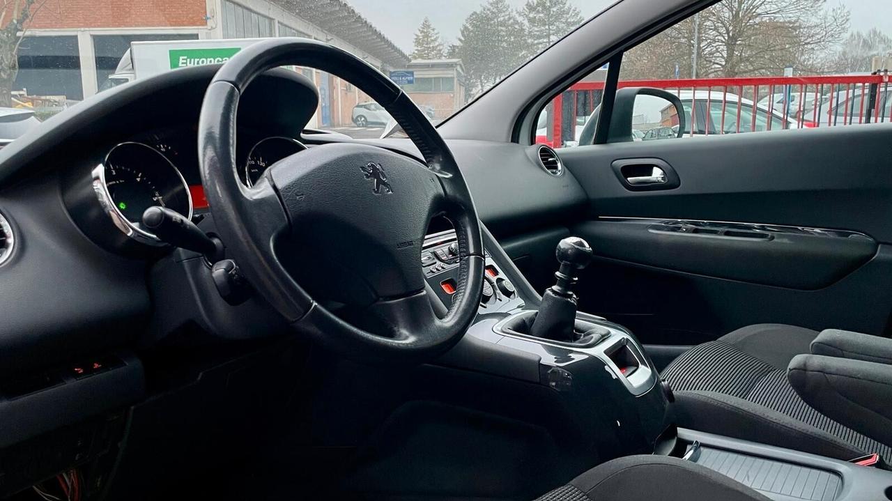 Peugeot 5008 2.0 HDi 150CV Allure N1