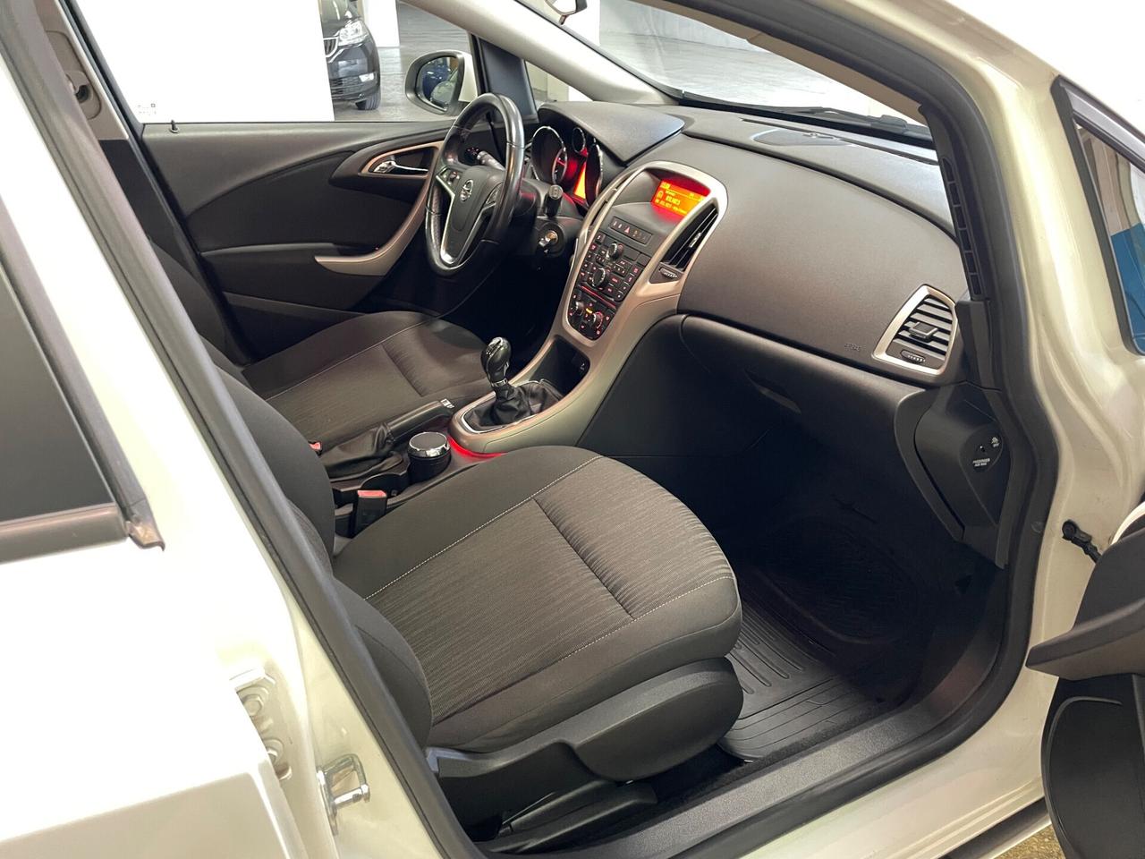 Opel Astra 1.7 CDTI 110CV Sports Tourer Cosmo