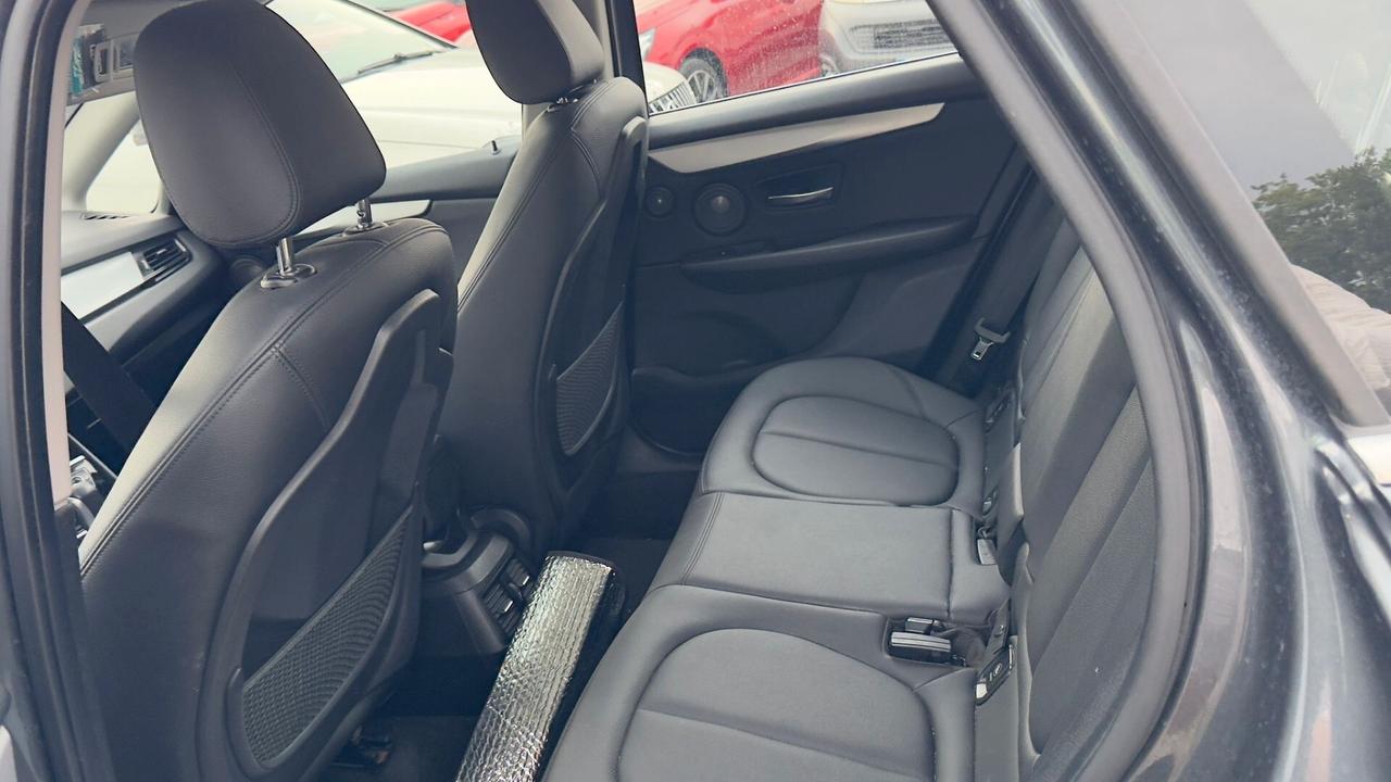 Bmw 2er Active Tourer 220i Advantage