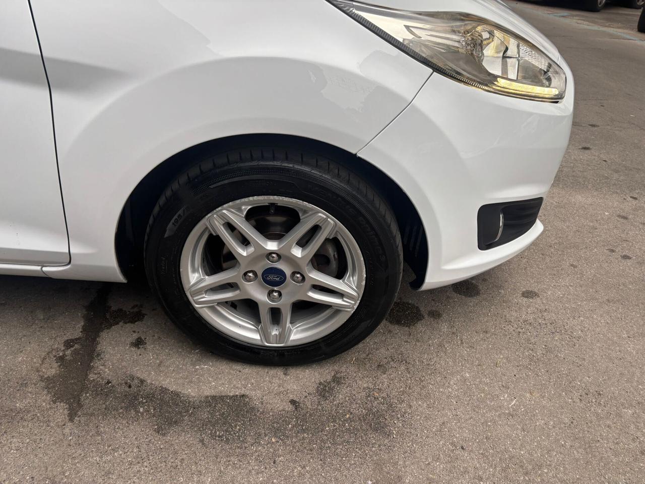 Ford Fiesta 1.5 TDCi 75CV 5 porte Titanium FINANZIABILE GARANZIA 12 MESI