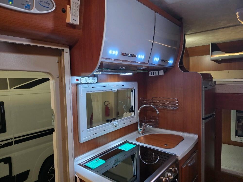 CAMPER MCLOUIS TANDY 640