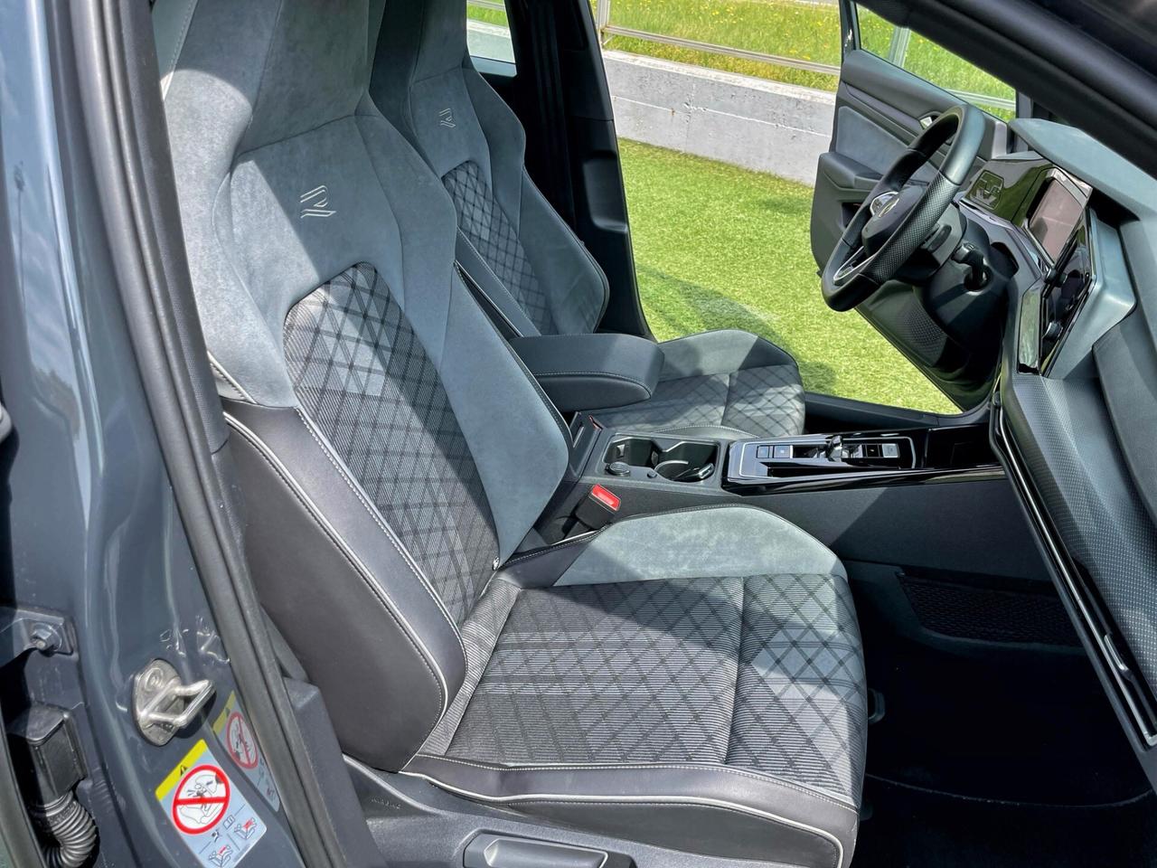 Volkswagen Golf 2.0 TDI 150 CV DSG SCR R-Line