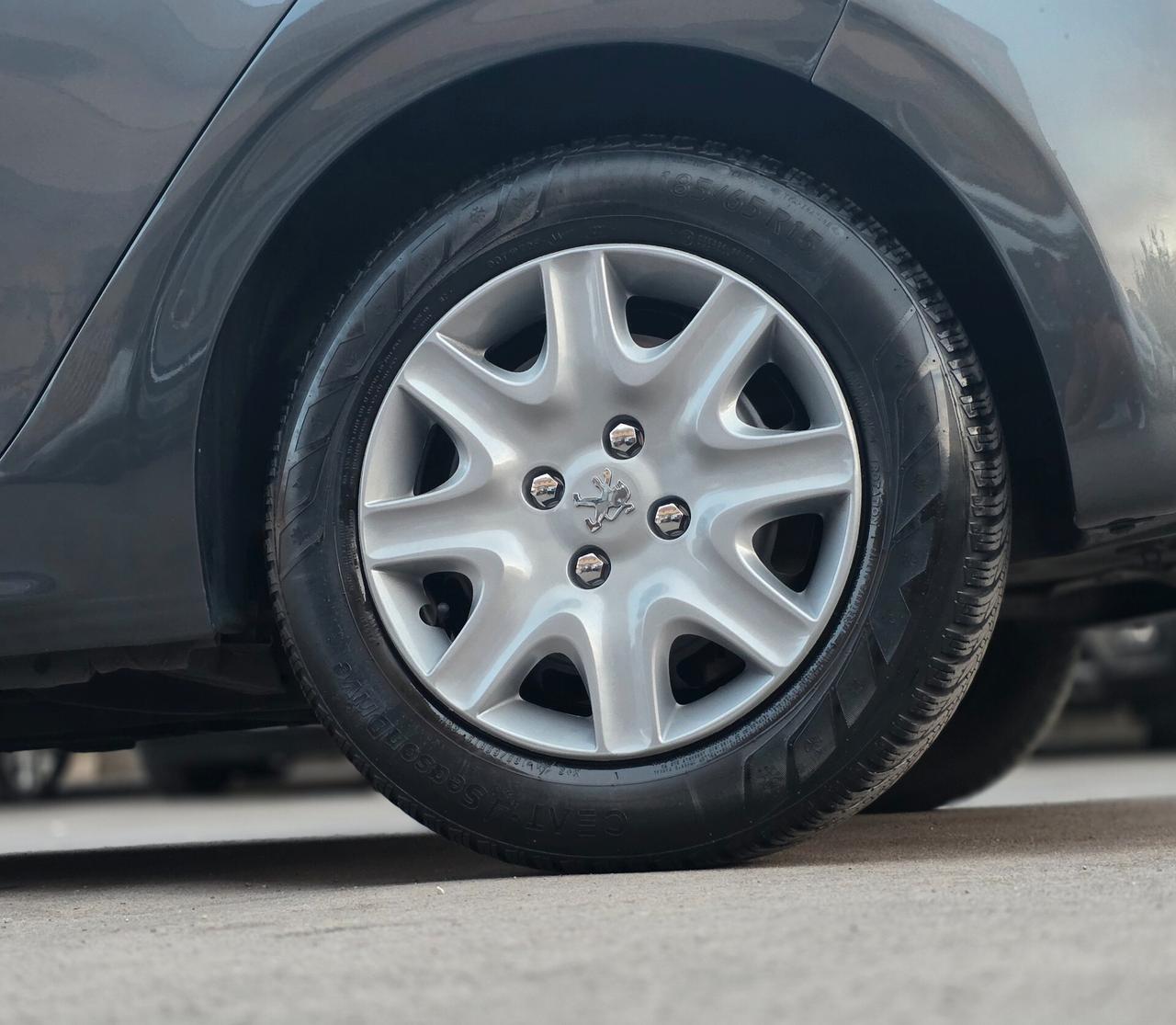 Peugeot 208 1.4 HDi 68 CV 5 porte Active 2014