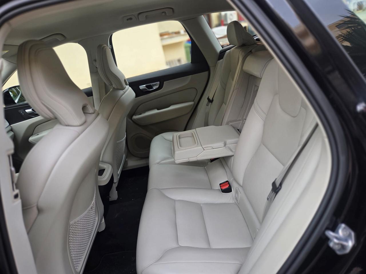 Volvo XC 60 XC60 B4 (d) AWD Geartronic Inscription