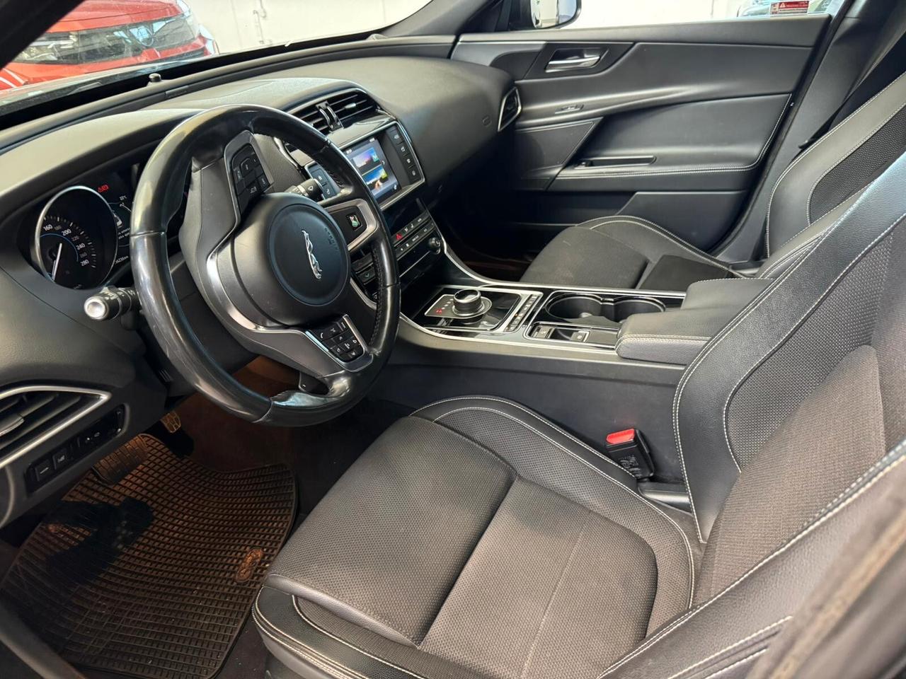 Jaguar XE 2.0 D 180 CV aut. Portfolio