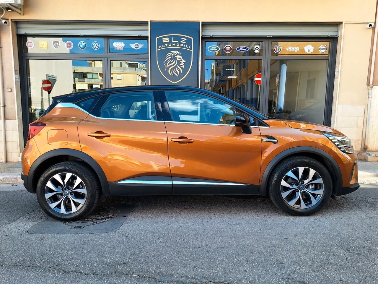 Renault Captur Plug-in Hybrid E-Tech 160 CV Initiale Paris