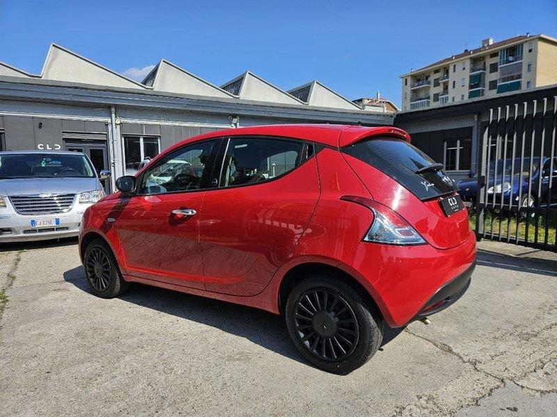 Lancia Ypsilon 1.0 FireFly 5 porte S&S Hybrid Ecochic