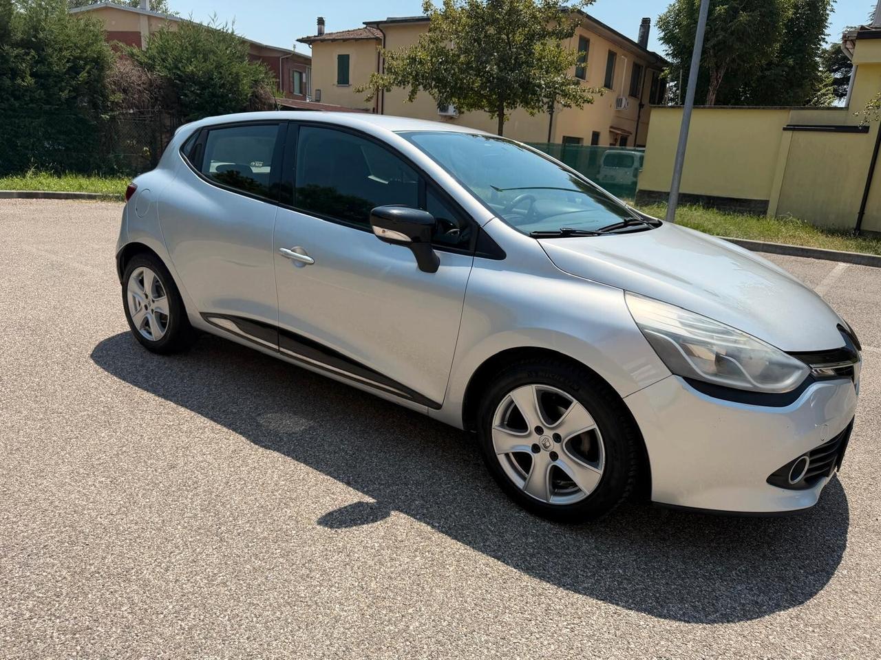 Renault Clio 1.5 dci - NEOPATENTATI - 12 MESI DI GARANZIA -