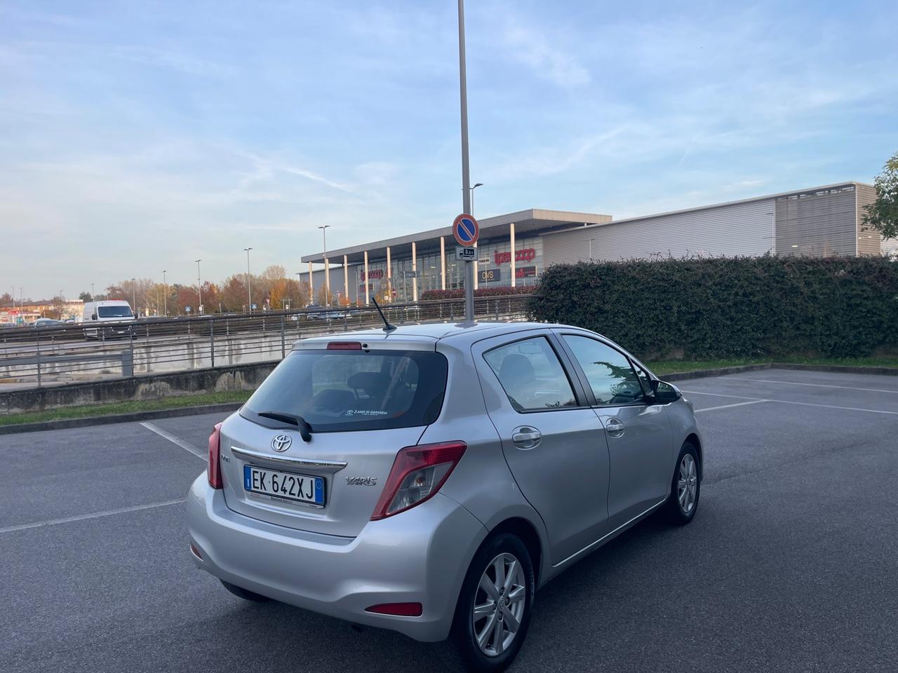Toyota Yaris 1.3 5 porte Lounge