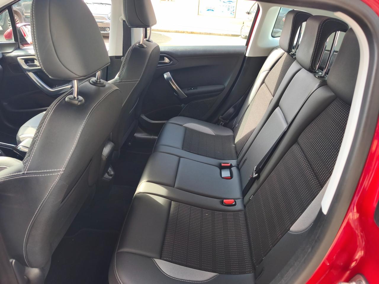 Peugeot 2008 BlueHDi 120 S&S Allure