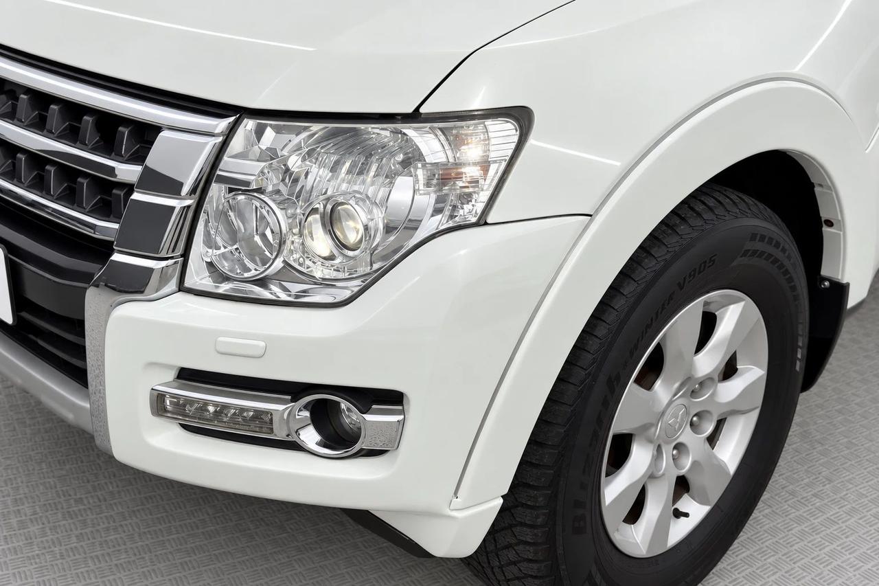 Mitsubishi Pajero 3.2 5p. 7 POSTI - GANCIO
