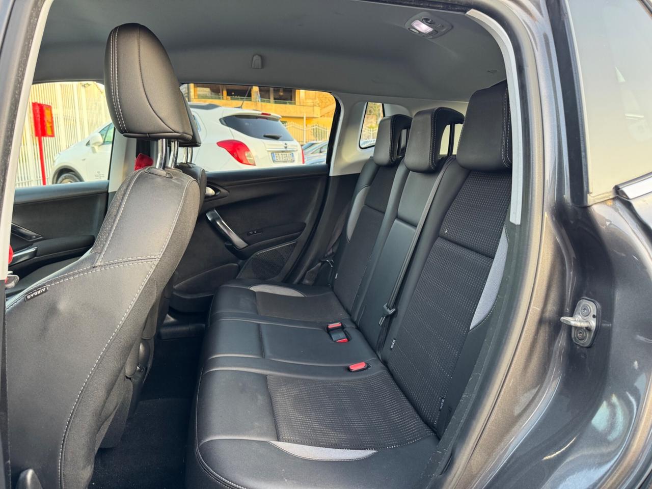 Peugeot 2008 PureTech Turbo 110 S&S Black Matt