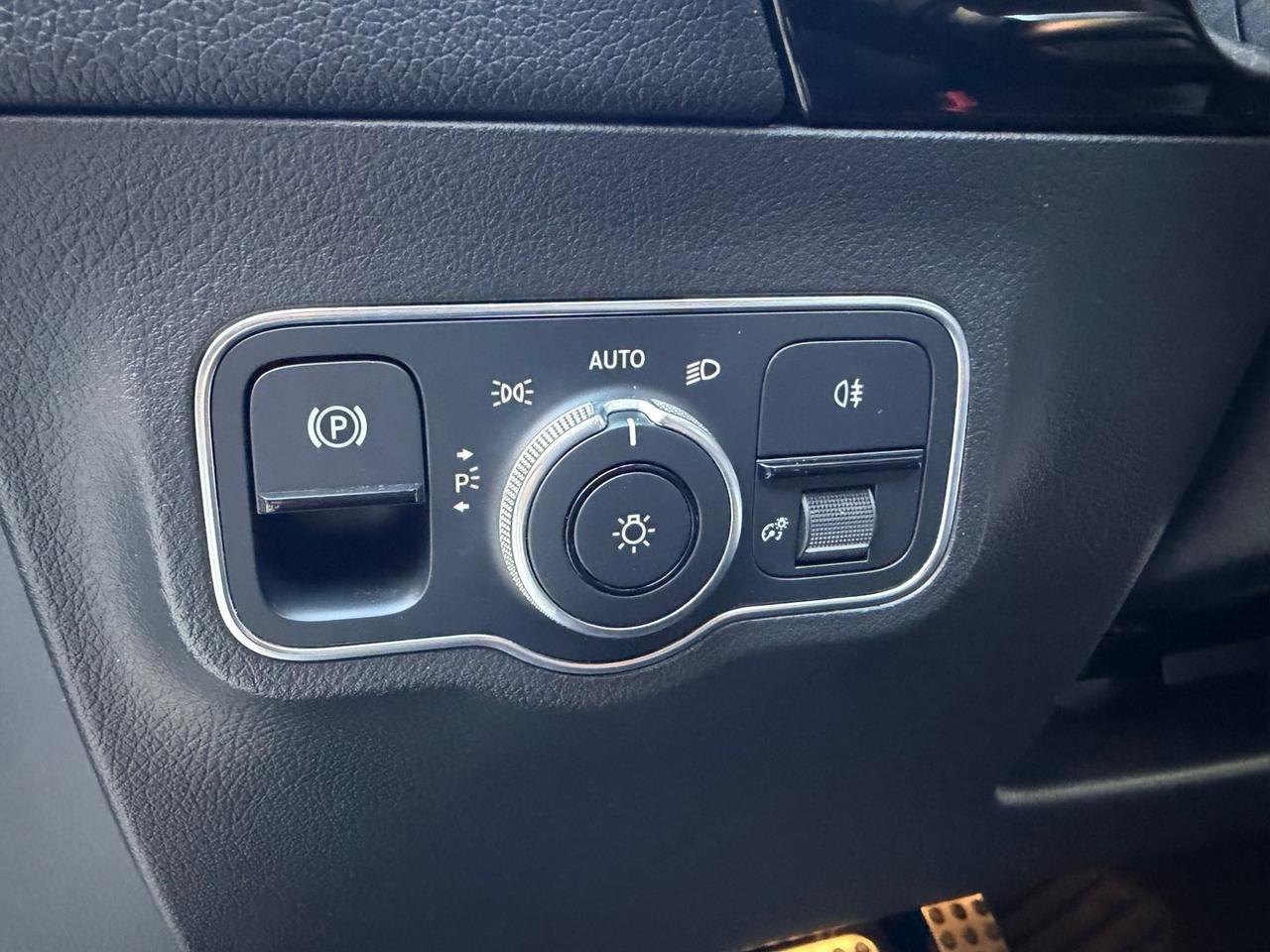 Mercedes-Benz GLA 200 Premium Plus *PROMO F #9518